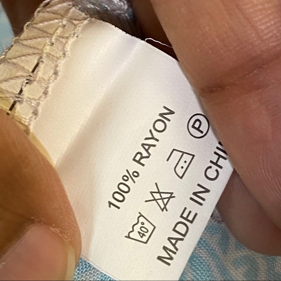 NWT LF Three Days Floral Off Shoulder Crop Top - Picture 6 of 9